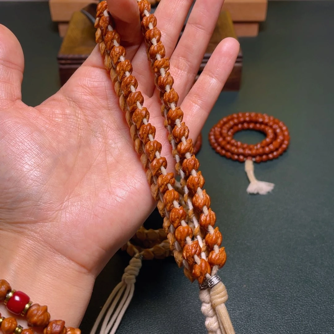 吊坠柏香籽/百香籽蛇骨手持