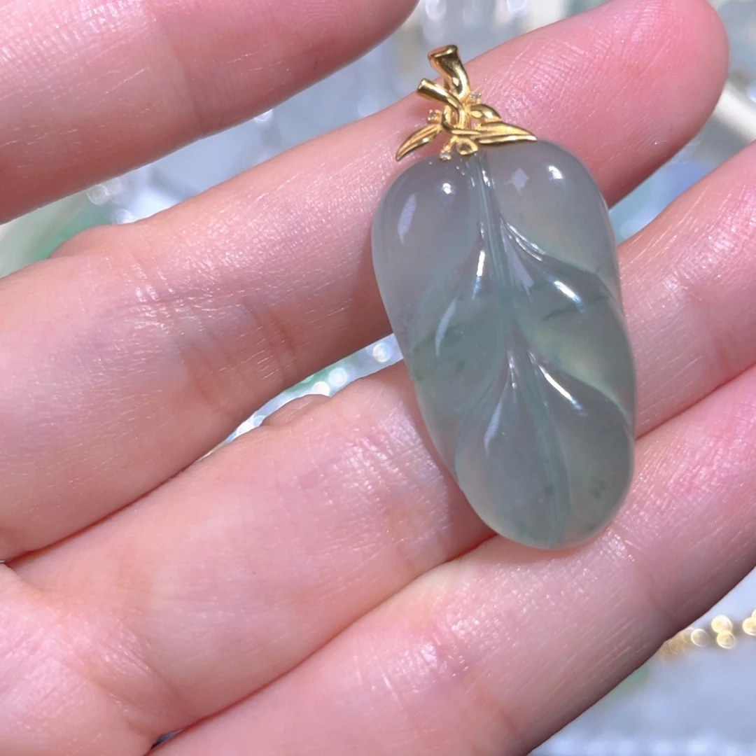 翡翠颈饰18K金镶嵌翡翠