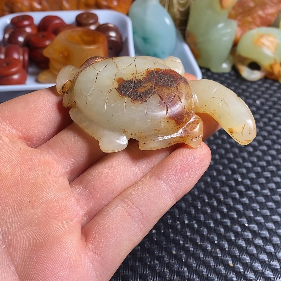 岫岩老玉（透闪石质玉）未镶嵌珠宝奇石