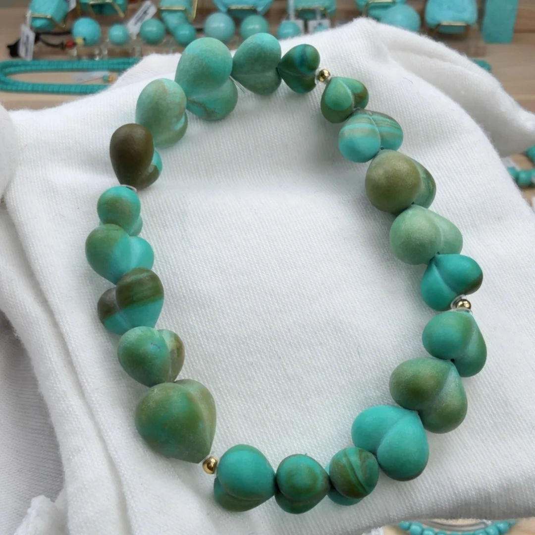 绿松石未镶嵌珠宝奇石