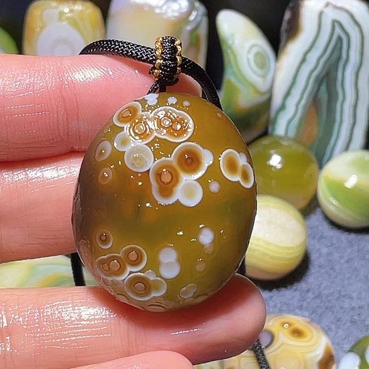 未镶嵌玛瑙/玉髓珠宝奇石