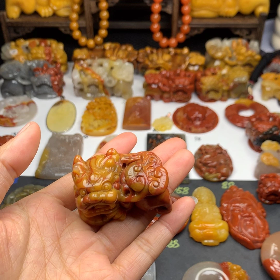 石英质玉（黄龙玉）挂件未镶嵌