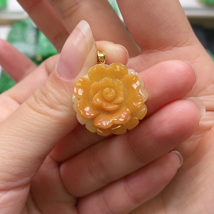 翡翠颈饰未镶嵌吊坠