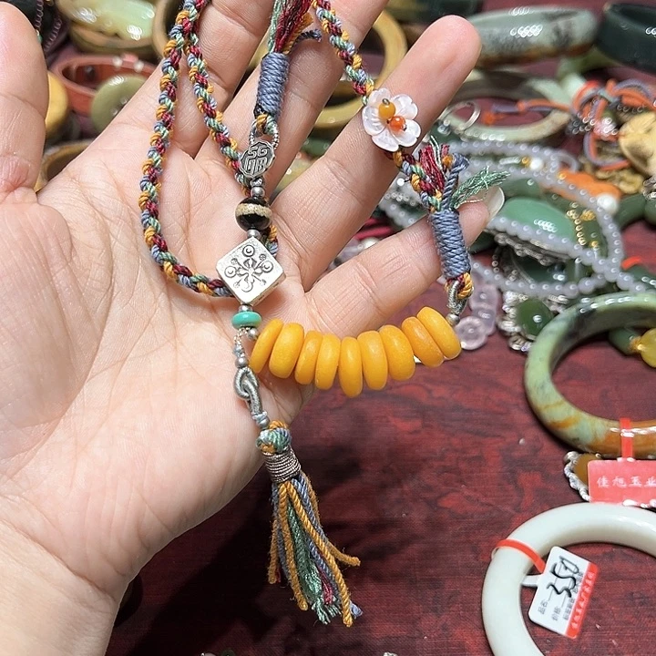 蛇纹石玉手镯未镶嵌呆****?