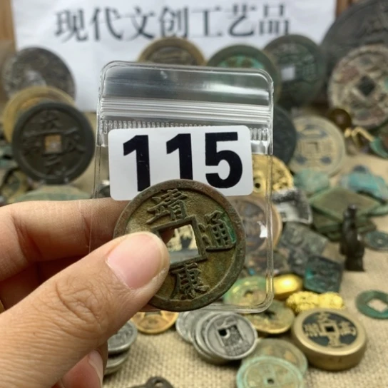 铜孔*兄现代文创工艺品