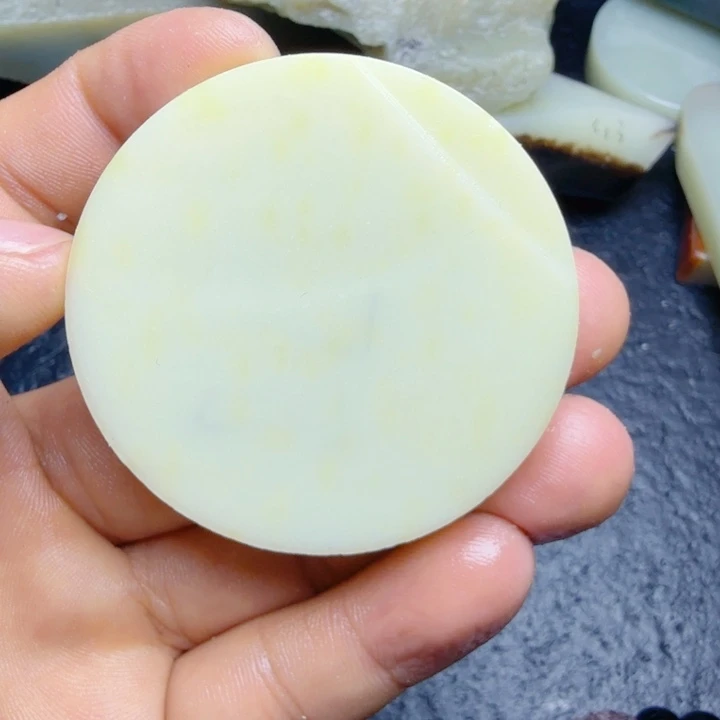 和田玉（糖玉）未镶嵌珠宝奇石