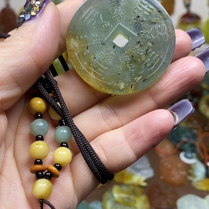 蛇纹石玉吊坠未镶嵌