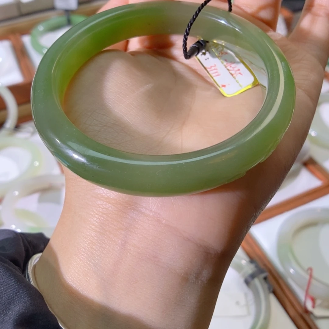 【闪购商品】未镶嵌手镯和田玉