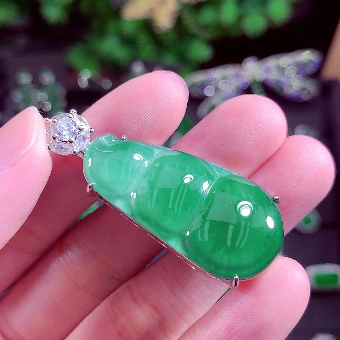 颈饰未镶嵌翡翠天然