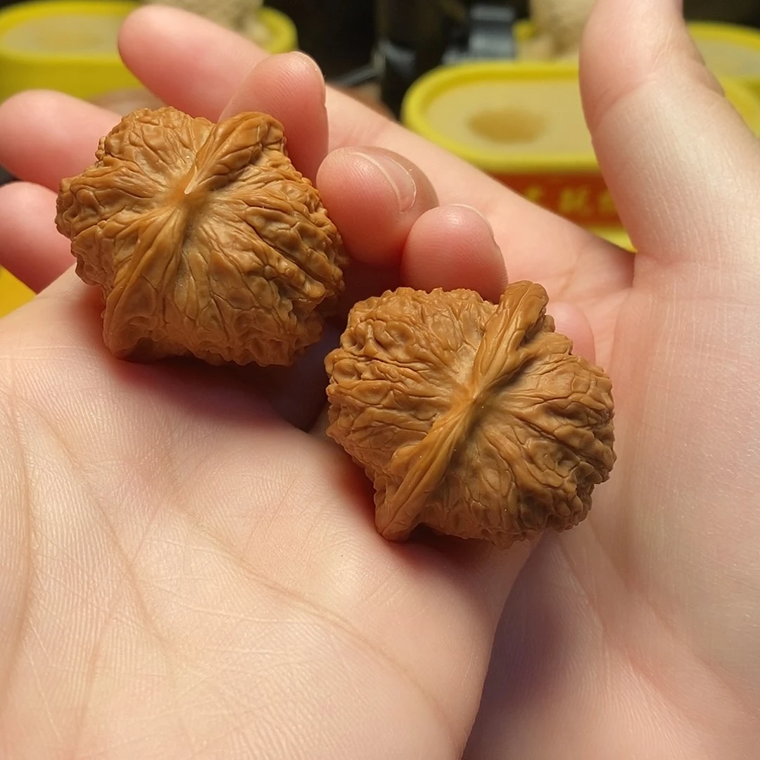 文玩核桃把件37尺血麒麟