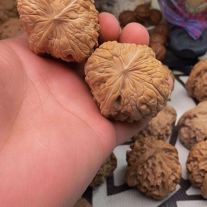 桃核把件随*起门墩狮子头