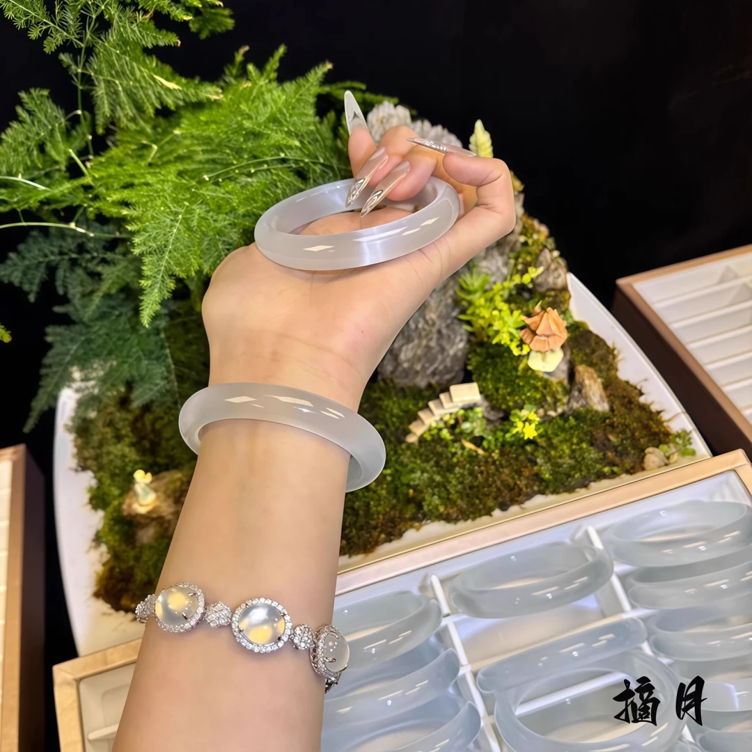 非金属仿水晶手镯 白月光银色女高冰种猫眼石英岩玉镯新中式国风B