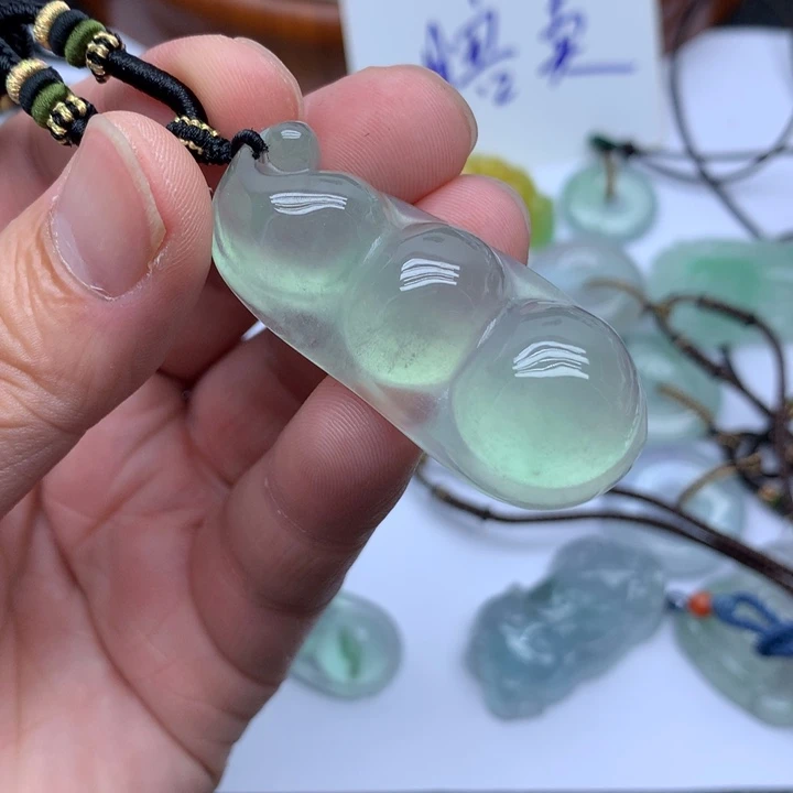 纵***海一物一图，豆子吊坠