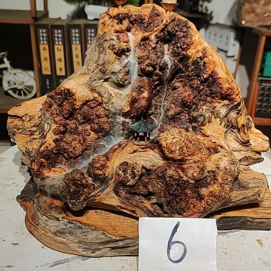 志***派松木6北沉香琥珀木天然造型山水摆件。