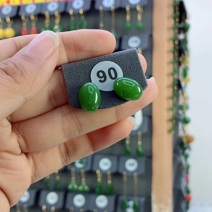 和田玉18K金镶嵌耳饰