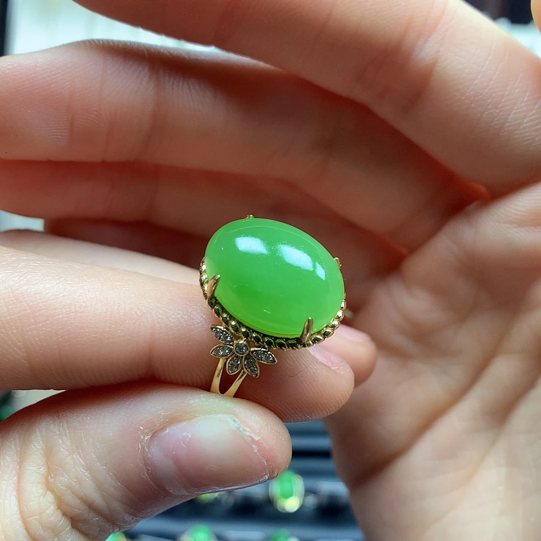 和田玉戒指18K金镶嵌10×14