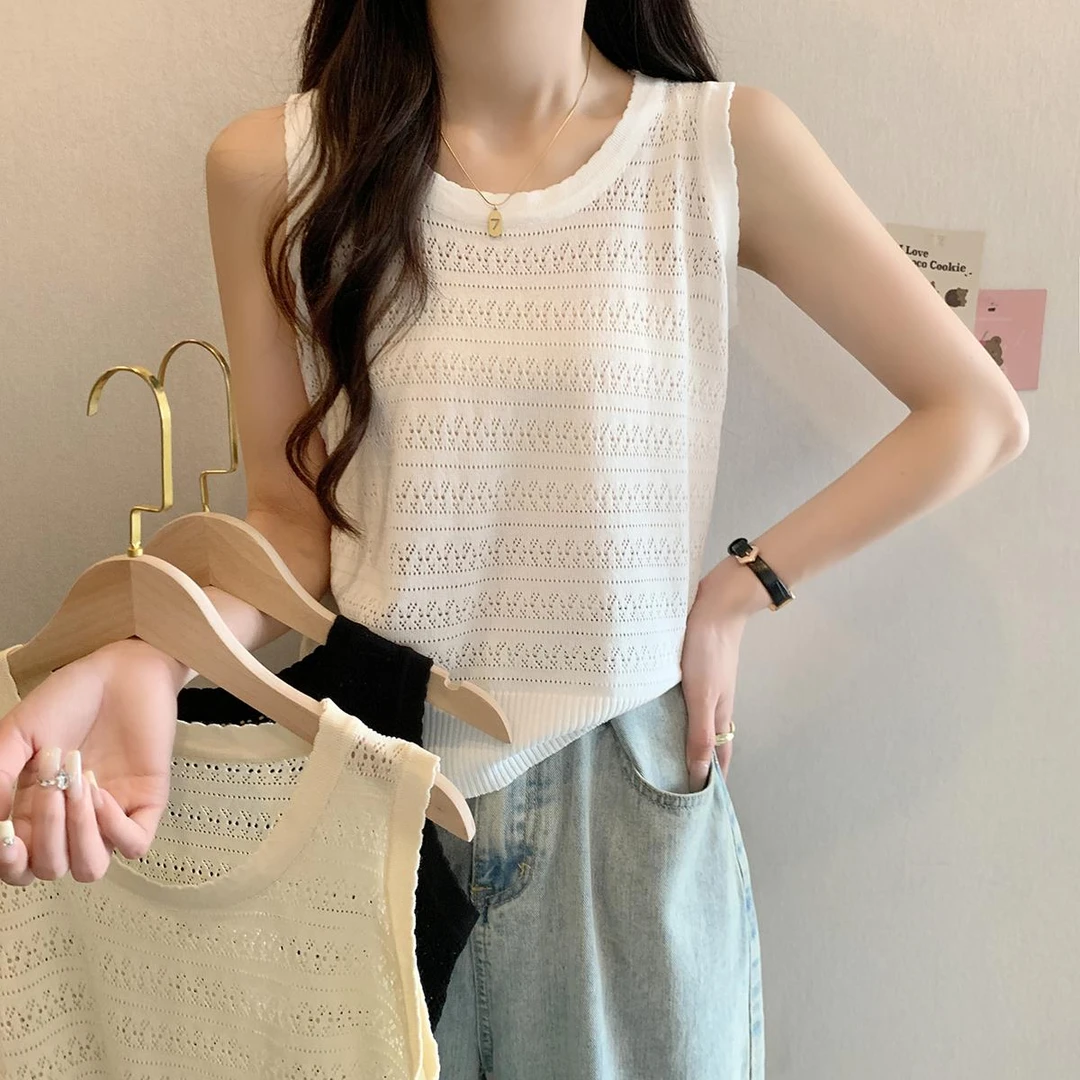 COS MOCO UR法式镂空针织背心女U领宽松大码胖mm内搭无袖上衣薄款