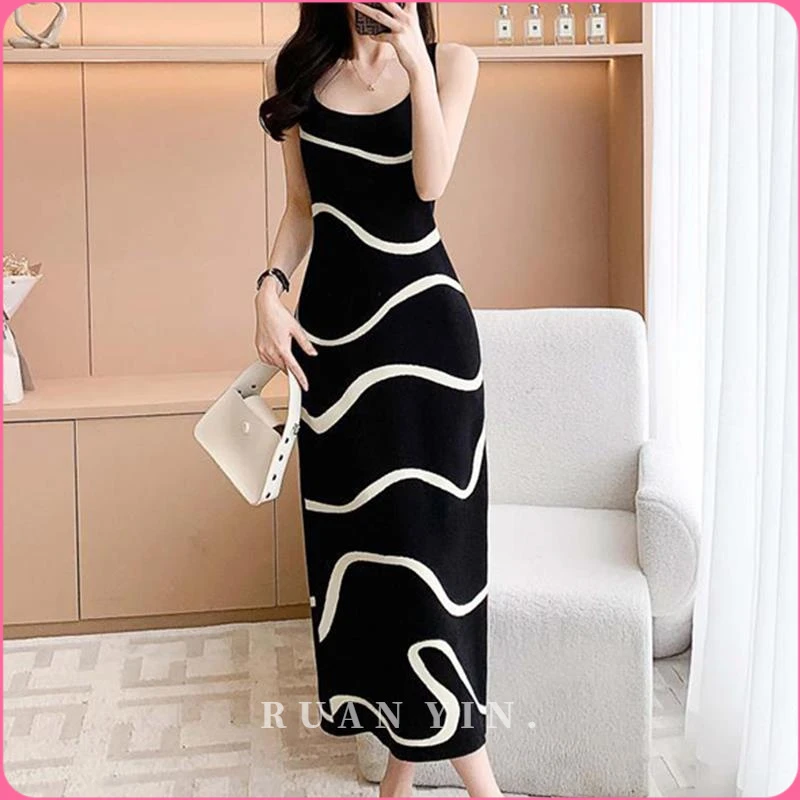 RUAN YIN复古轻熟风背心连衣裙女2025夏季高级波浪条纹针织中长裙