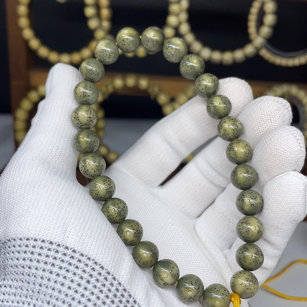 手串星月菩提10圆珠，一线天牛毛星