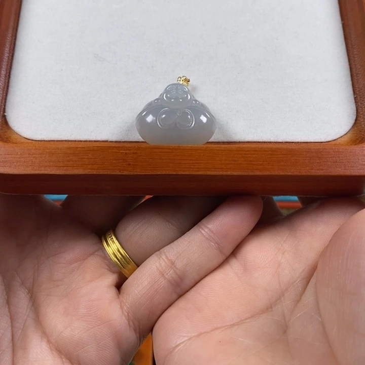 和田玉18K金镶嵌颈饰