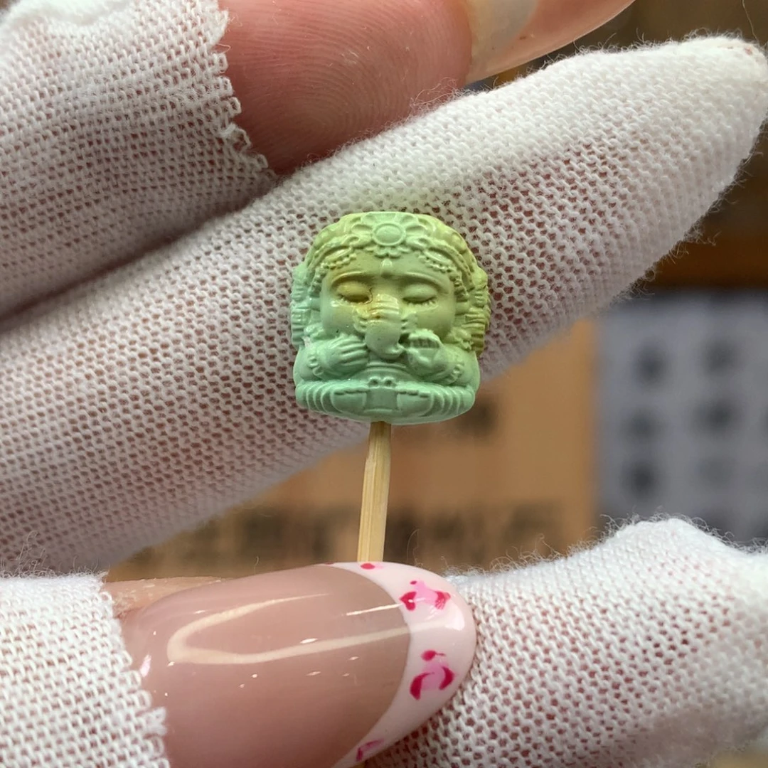 绿松石未镶嵌挂件