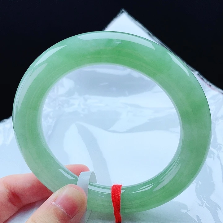 翡翠手镯未镶嵌56胖