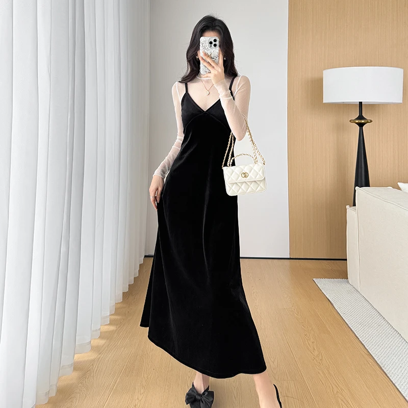黑色金丝绒V领吊带裙女2025秋季新款高腰显瘦百搭连衣裙a字长裙子
