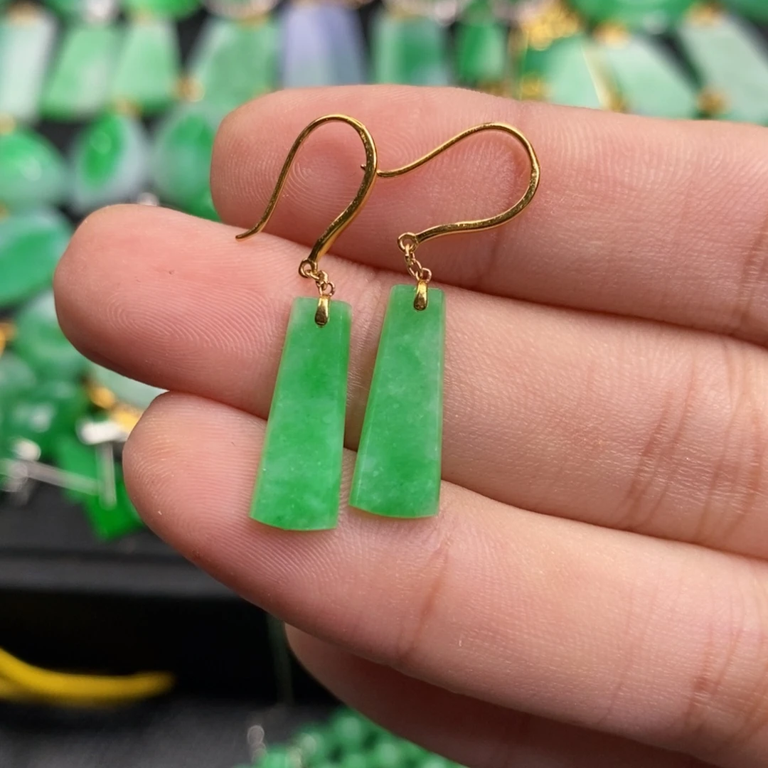 翡翠18K金镶嵌耳饰翡翠