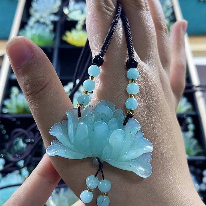 透闪石-蛇纹石玉未镶嵌颈饰乐*滋