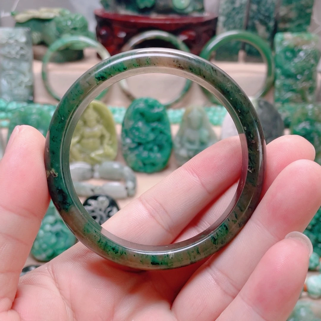 独山玉未镶嵌手镯