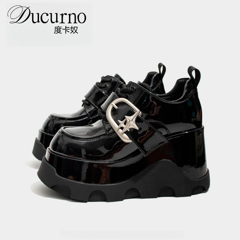 小众设计感厚底松糕鞋女漆皮辣妹休闲鞋矮子乐单鞋