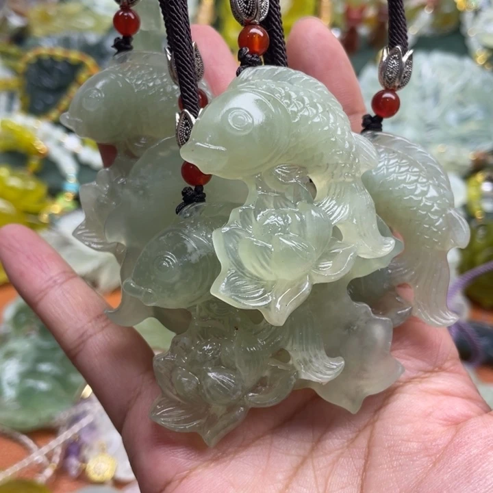 未镶嵌蛇纹石玉吊坠