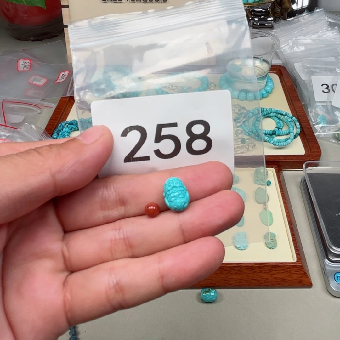 南红玛瑙未镶嵌珠宝奇石