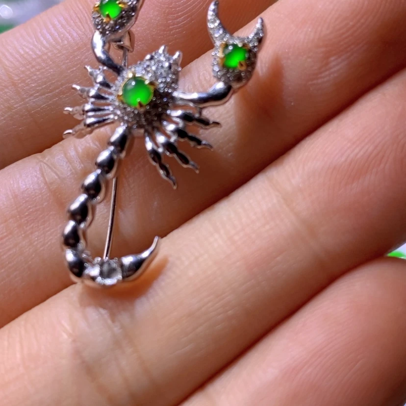 【闪购商品】翡翠挂件银S925镶嵌天然翡翠