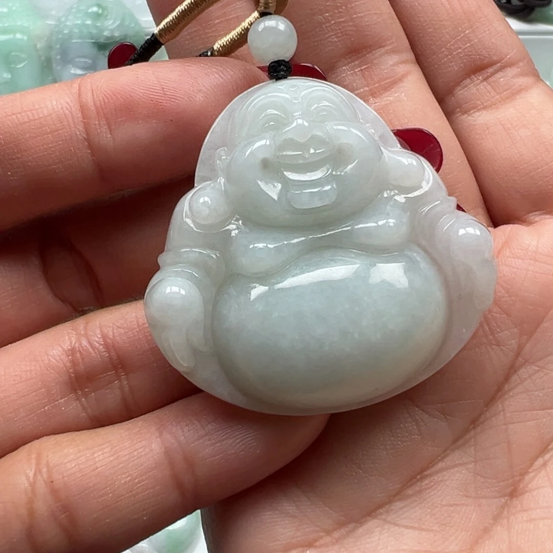 翡翠颈饰未镶嵌43×45×12.3