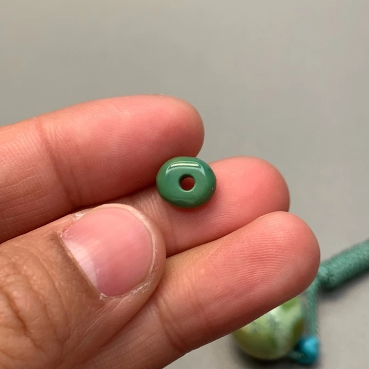 绿松石颈饰未镶嵌