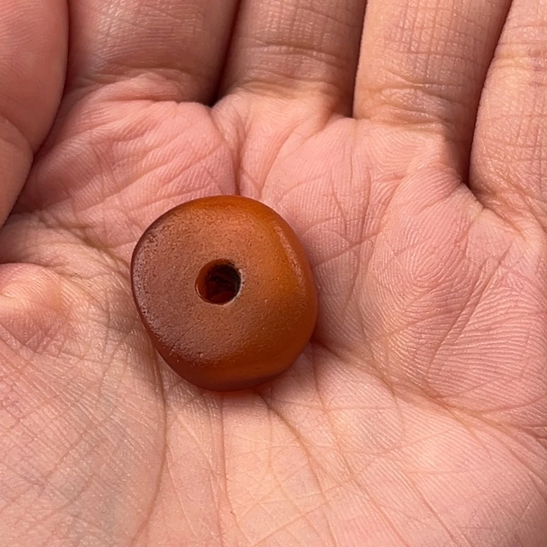 用***8蜜蜡未镶嵌颈饰老蜜蜡