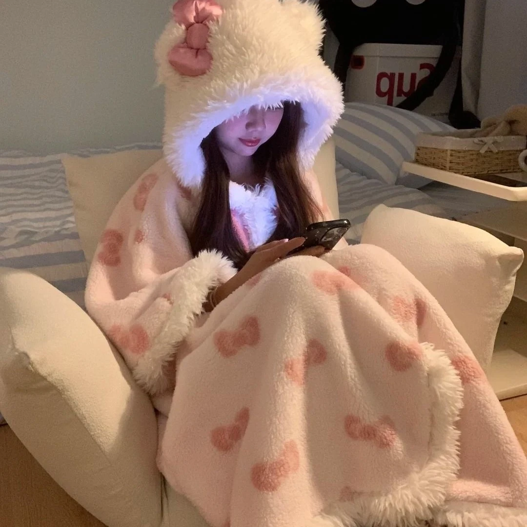 可爱少女凯蒂猫珊瑚绒加厚保暖睡袍女冬季新款家居服斗篷连帽睡裙