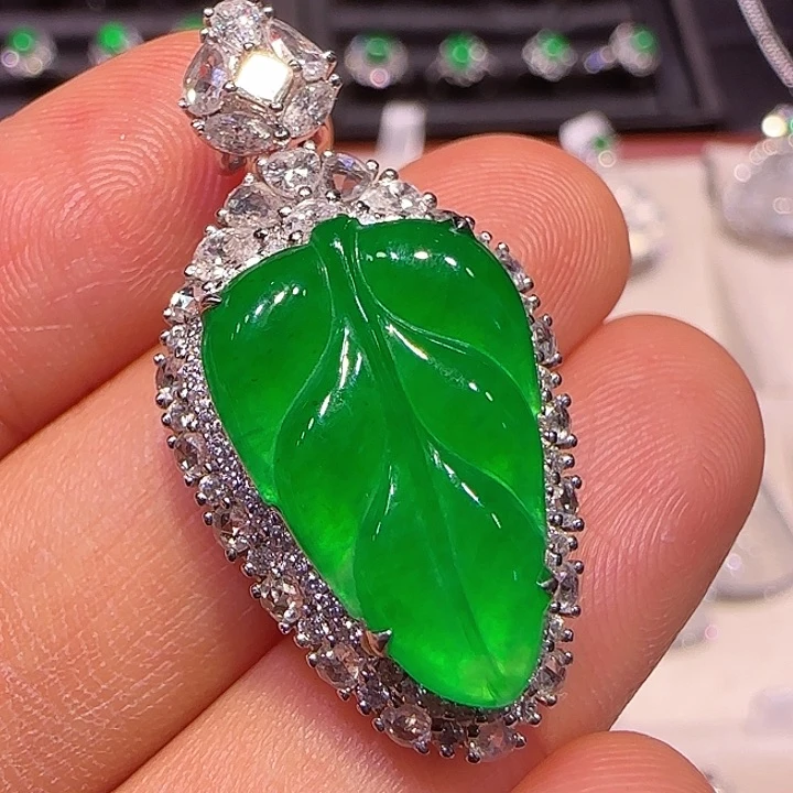 翡翠吊坠(不含链)18K金镶嵌吊坠