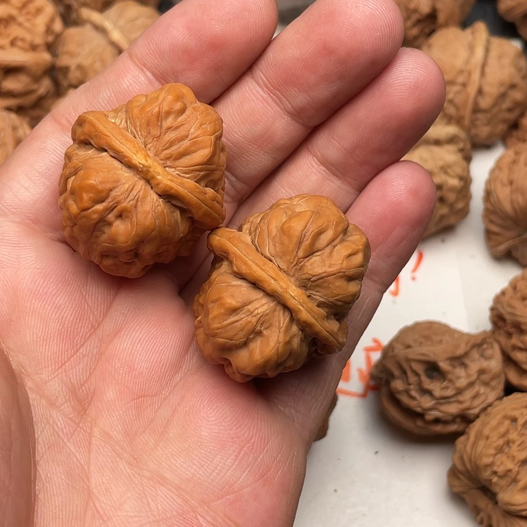 文玩核桃吊坠阿*蛤蟆