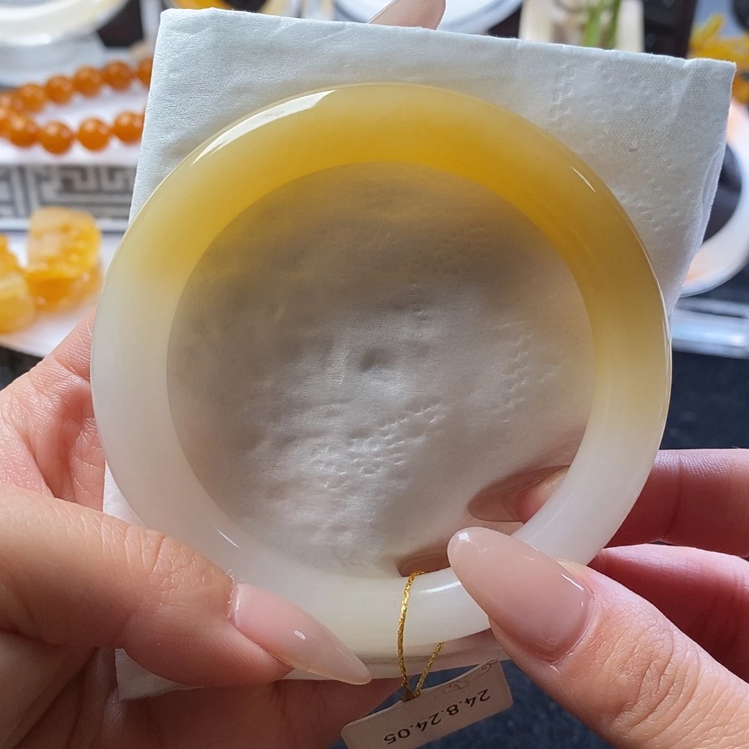 石英质玉（黄龙玉）手镯未镶嵌