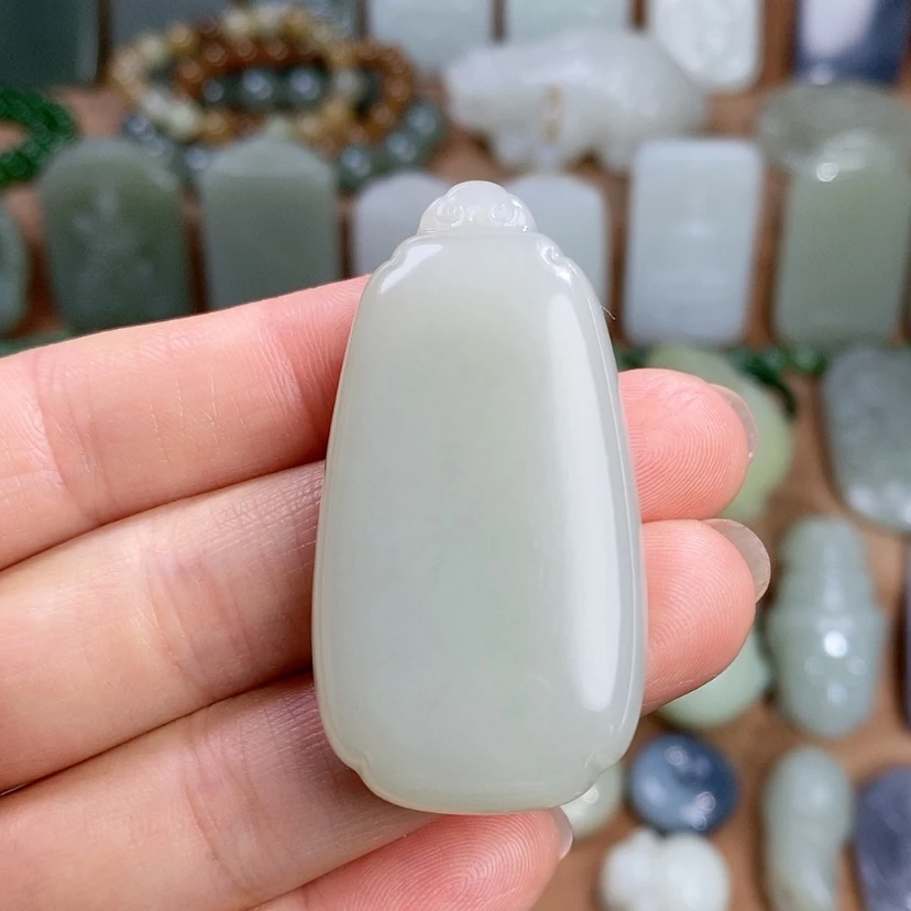 【闪购商品】颈饰未镶嵌和田玉（糖玉）