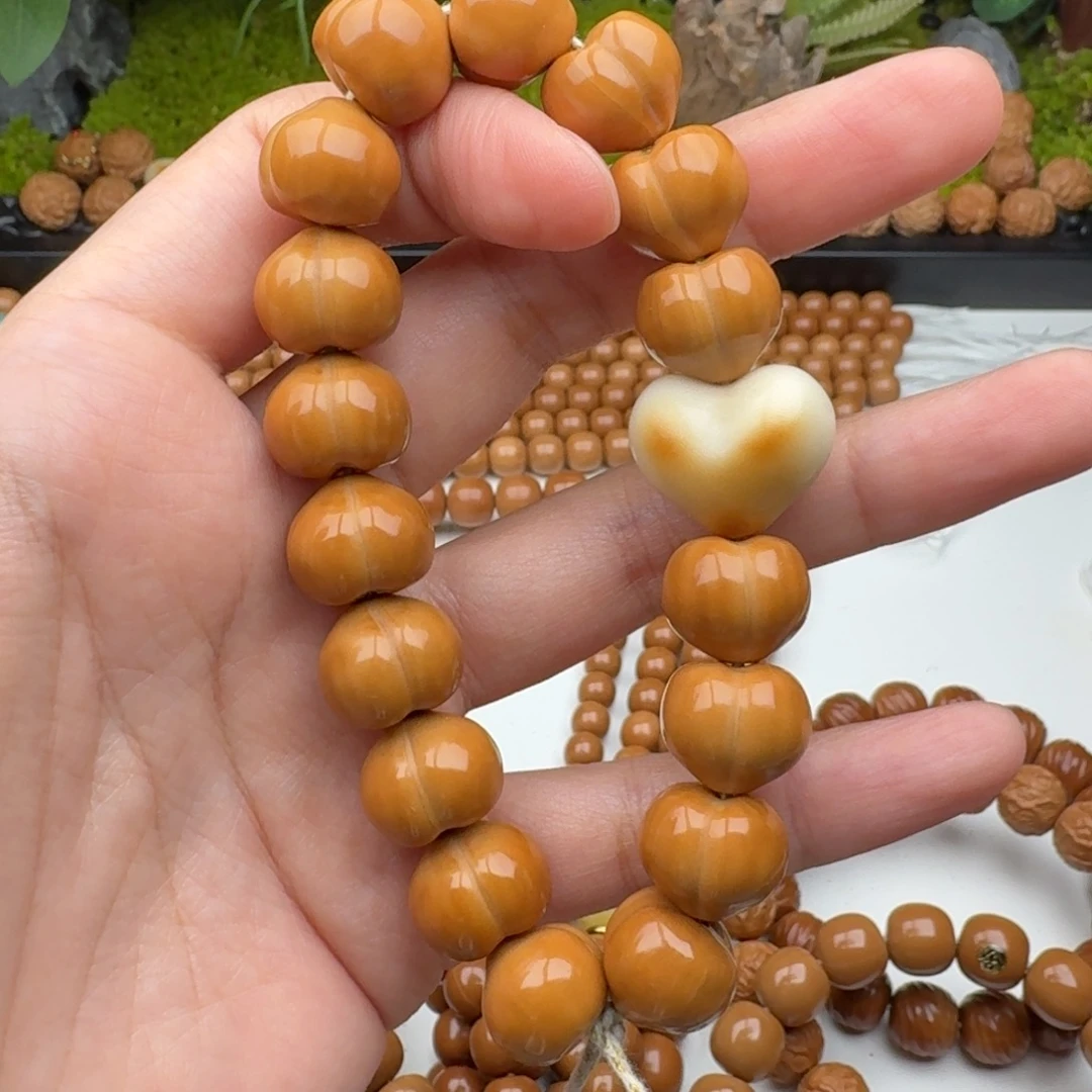 把件猴头核桃屁桃