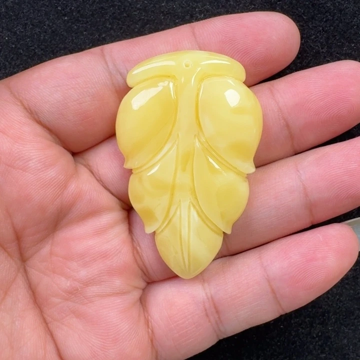 蜜蜡未镶嵌珠宝奇石