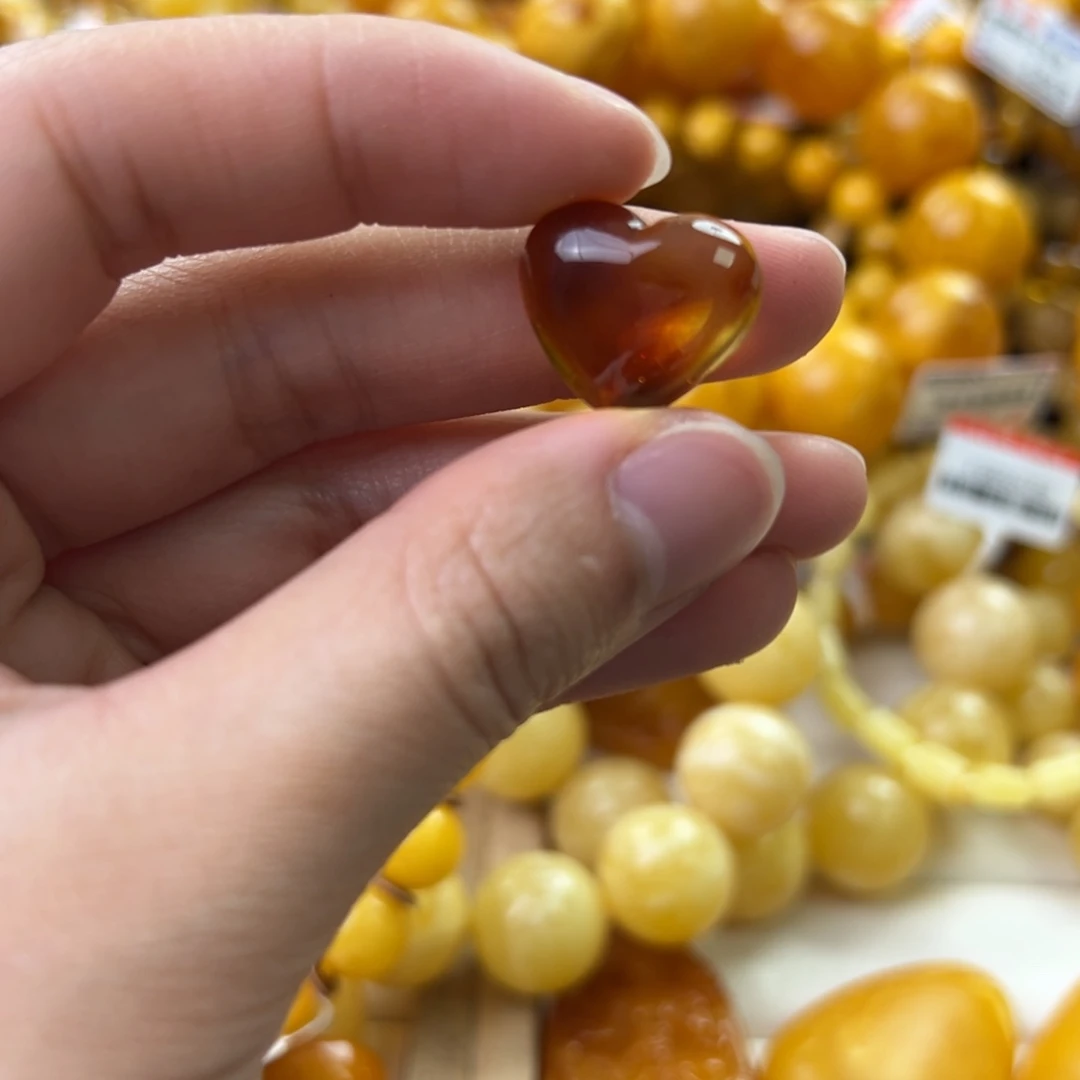 琥珀珠宝奇石未镶嵌