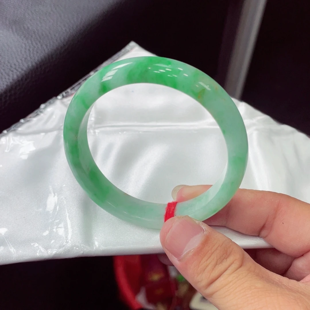 翡翠未镶嵌手镯翡翠