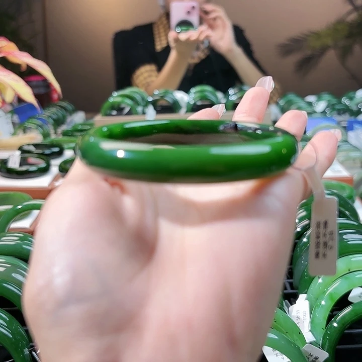 未镶嵌手镯和田玉（碧玉）56.57