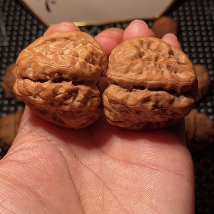 把件文玩核桃四面一线天开背蛙王