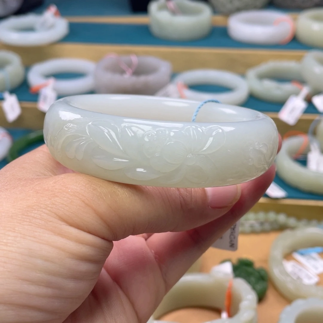 天***2和田玉手镯未镶嵌