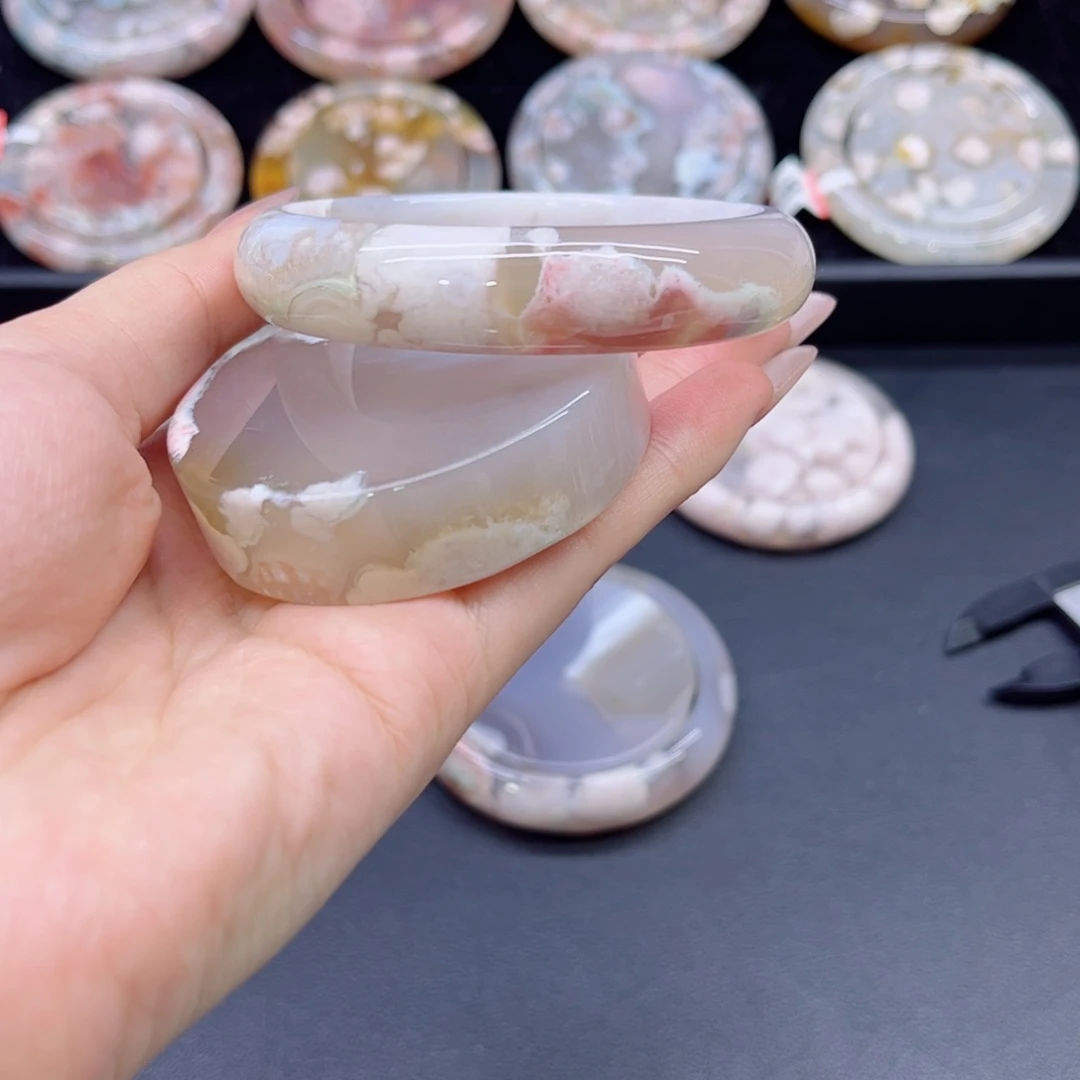 玛瑙/玉髓手镯未镶嵌60